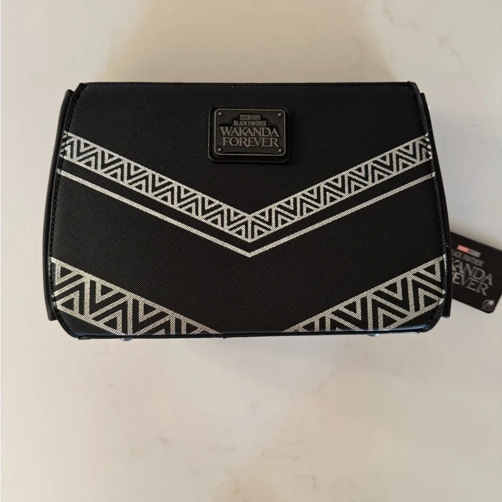 LOUNGEFLY MARVEL BLACK PANTHER WAKANDA FOREVER CROSSBODY BAG